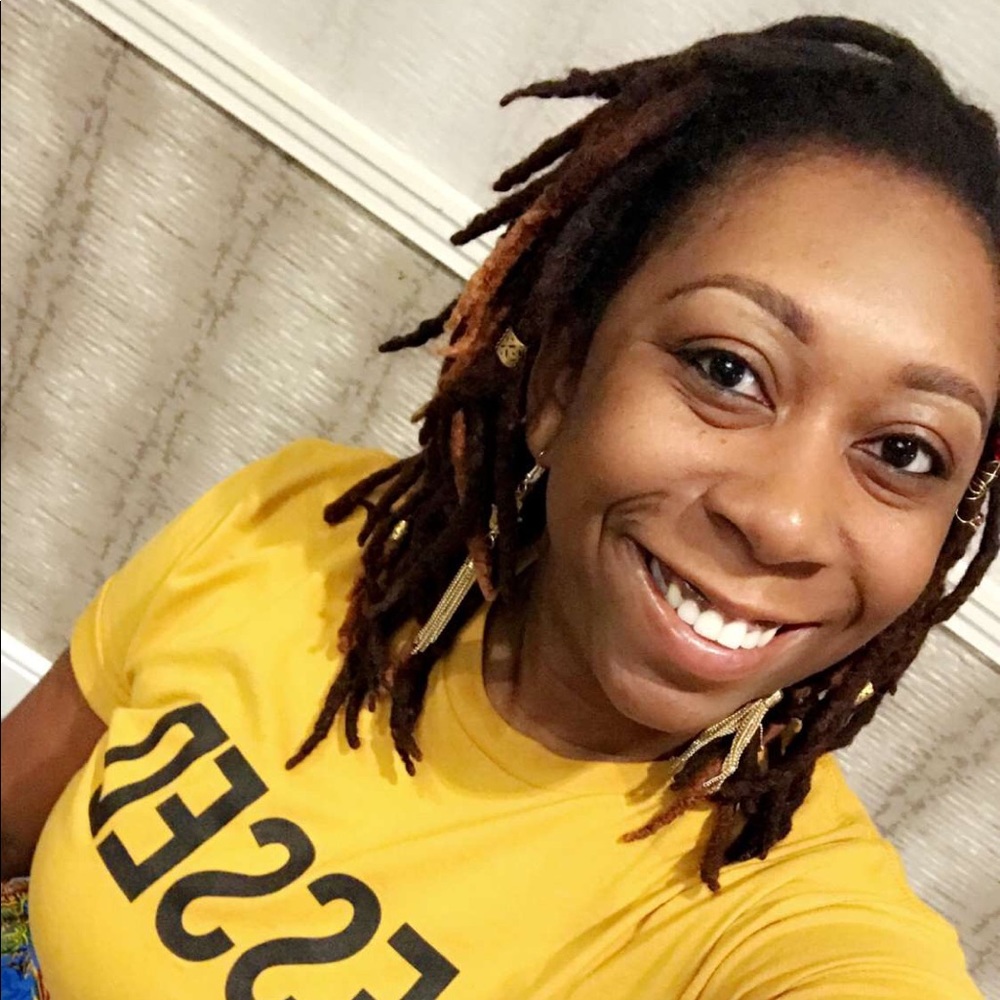 Meet your Posher, Alexandrea